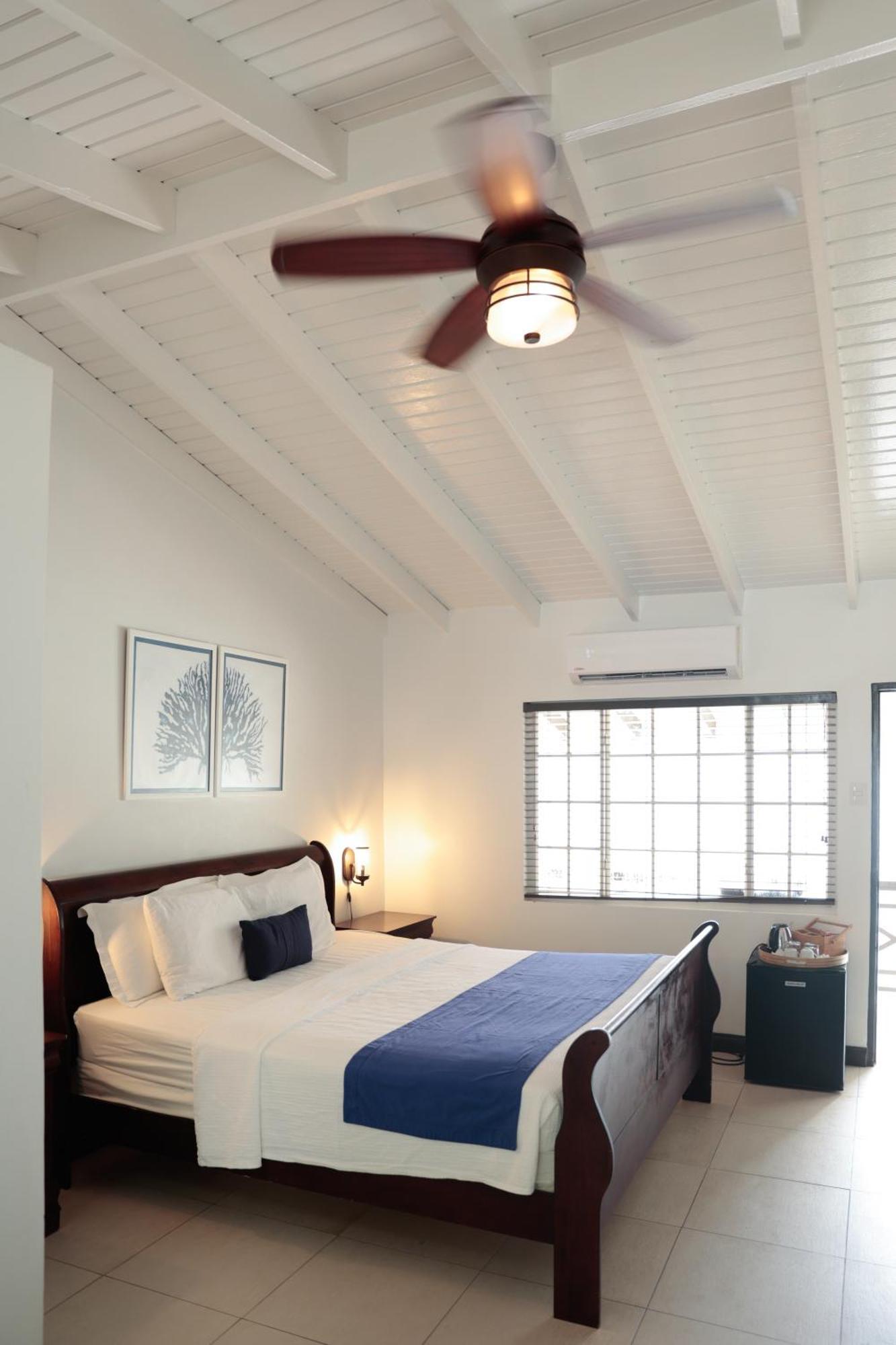 Blue Waters Inn Speyside Εξωτερικό φωτογραφία