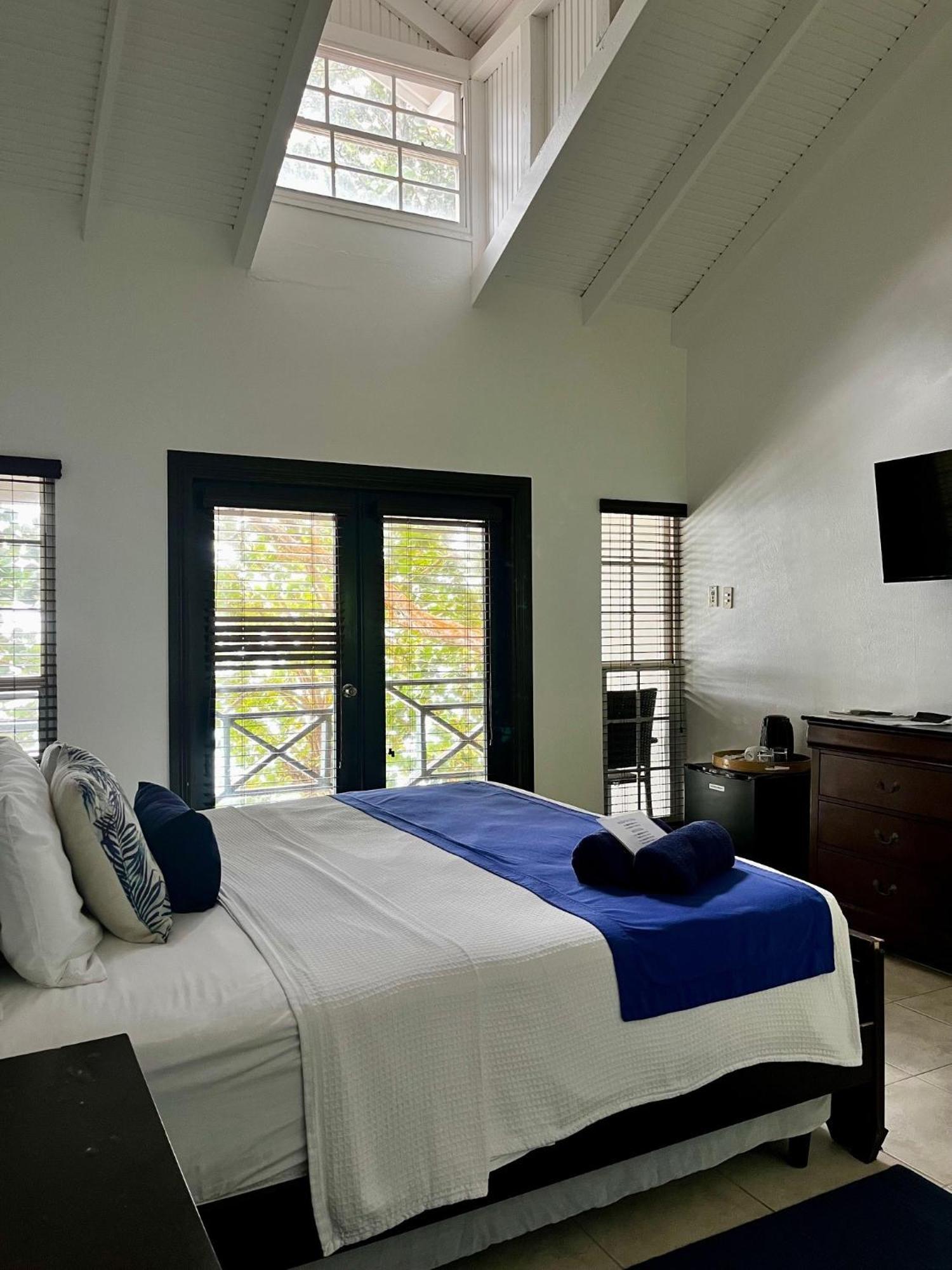 Blue Waters Inn Speyside Εξωτερικό φωτογραφία