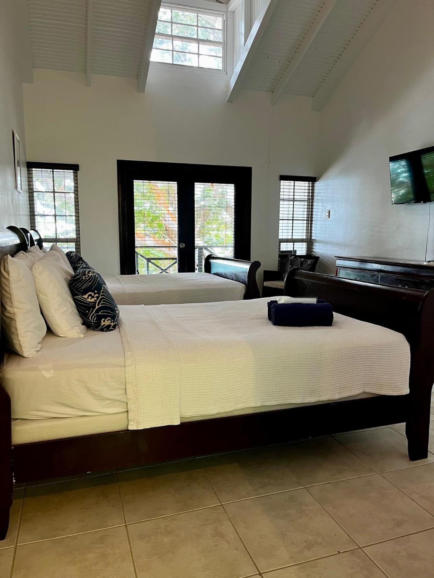 Blue Waters Inn Speyside Εξωτερικό φωτογραφία